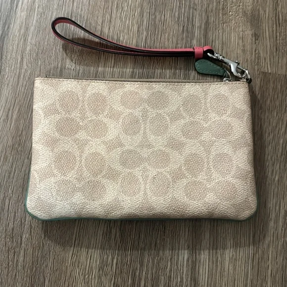 Coach Wristlet with pink Leather & Classic Coach Pattern - Picture 2 of 6